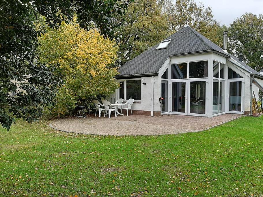 Vrijstaande Recreatievilla Met Ruime Omheinde Tuin Posterholt Екстериор снимка